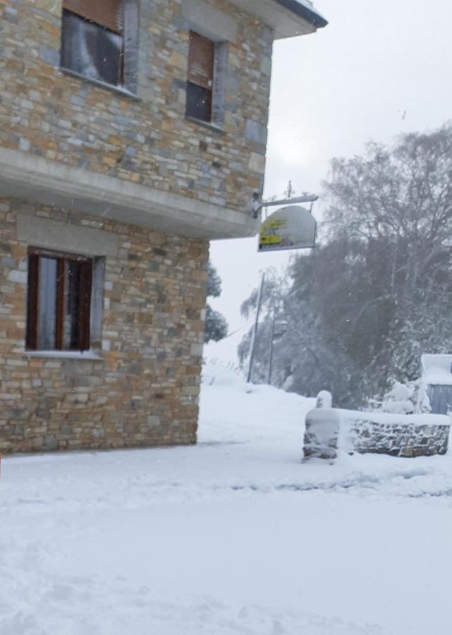 Albergue La Escuela La Laguna  Exteriör bild
